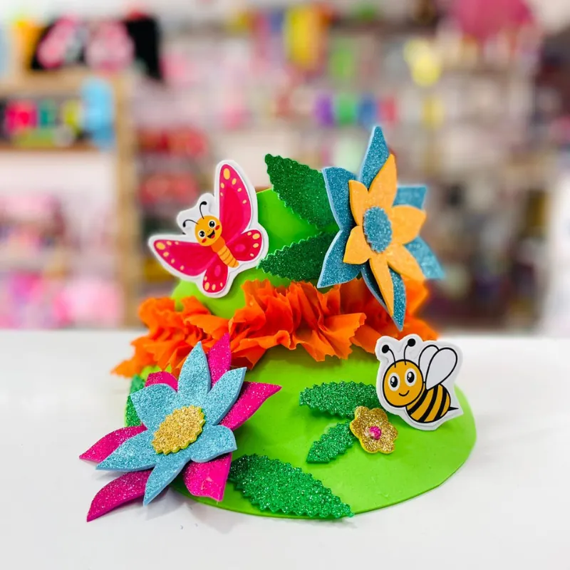 Gorro de primavera con mariposa y abejita